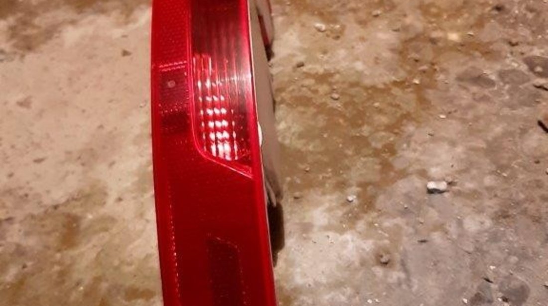 Lampa stop dr in bara Audi Q5 8R0945096