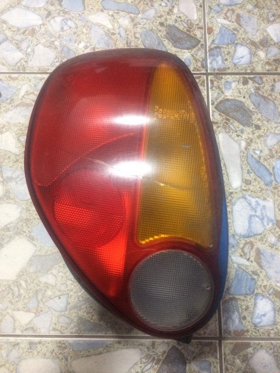Lampa stop dreapta crapata Daewoo Matiz M150 [facelift] [2000 - 2016] Hatchback 0.8 MT (52 hp) (KLYA) MF484 0.8 - F8CV