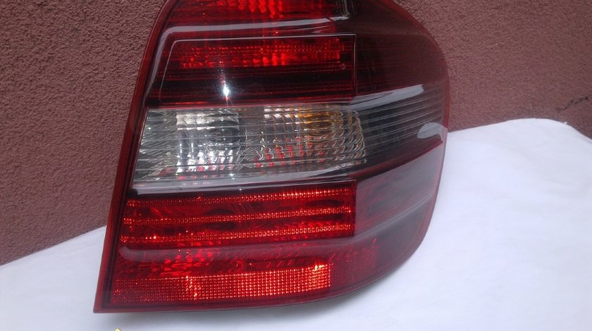 Lampa stop dreapta mercedes ml w164 2008