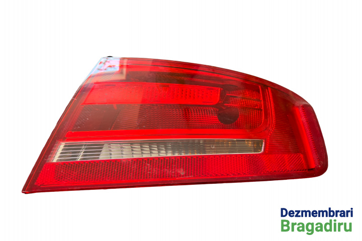 Lampa stop dreapta pe aripa Audi A4 B8/8K [2007 - 2011] Sedan 4-usi 2.0 TDI multitronic (143 hp) Cod motor: CAGA