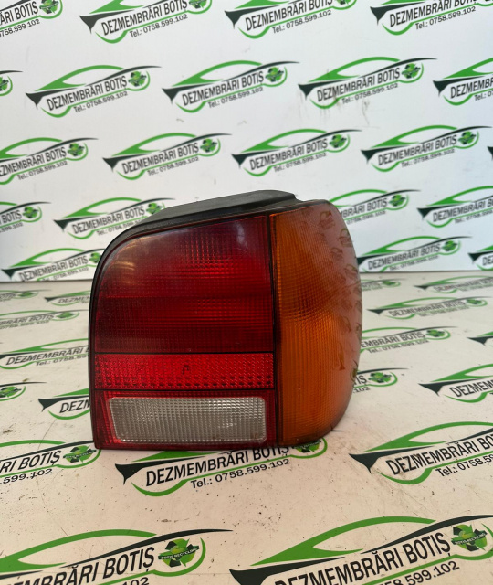 Lampa stop dreapta pe aripa Volkswagen VW Polo 3 6N [1994 - 2001] Hatchback 5-usi 1.0 MT (50 hp)