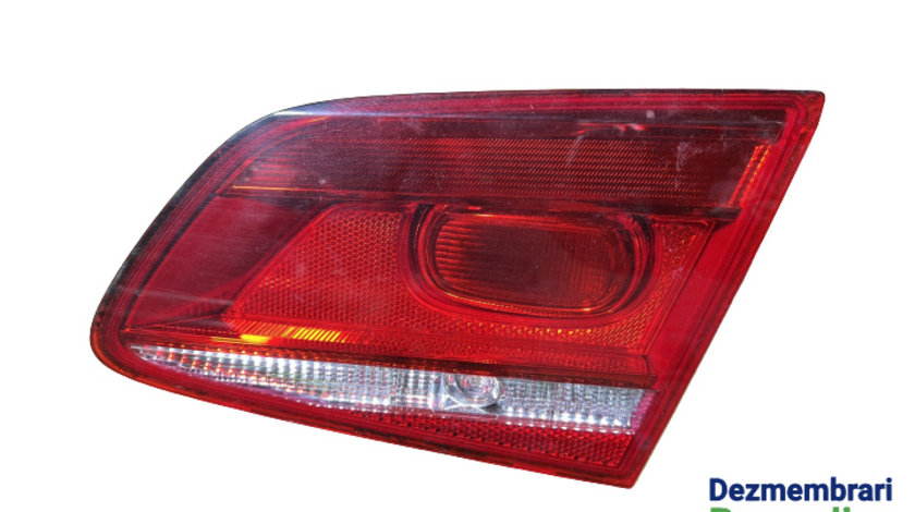 Lampa stop dreapta pe capota portbagaj Volkswagen VW Passat B7 [2010 - 2015] Sedan 2.0 TDI MT (140 hp)