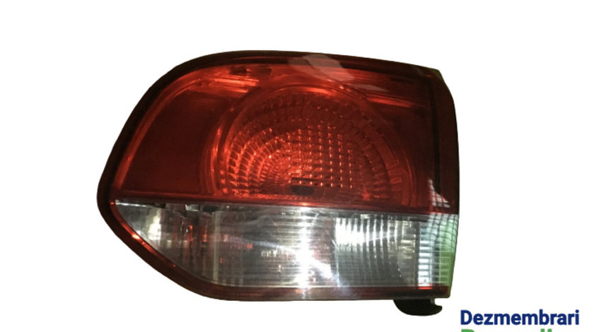 Lampa stop dreapta pe haion Volkswagen VW Golf 6 [2008 - 2015] Hatchback 5-usi 2.0 TDI MT (110 hp) Cod motor CBDC Cod culoare LB9A