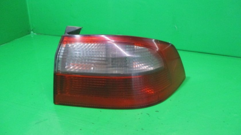 LAMPA / STOP DREAPTA RENAULT LAGUNA 2 FAB. 2001 – 2007 ⭐⭐⭐⭐⭐