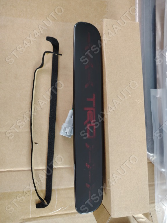 LAMPA STOP OBLON CU LED PENTRU TOYOTA HILUX VIGO 2005-2015 SMK [TRD]