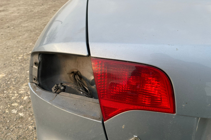 Lampa stop pe capota portbagaj stanga Audi A4 B7 [2004 - 2008] Sedan 4-usi 2.0 TDI MT (140 hp)