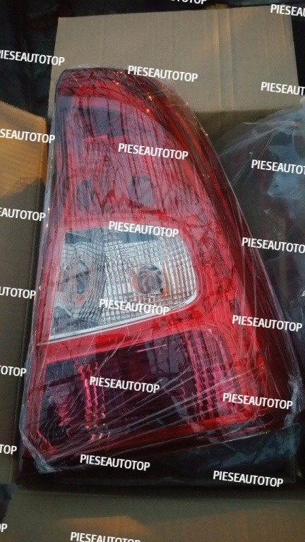 Lampa stop spate dreapta Dacia Logan 2008-2009-2010-2011-2012 NOUA 8200744759
