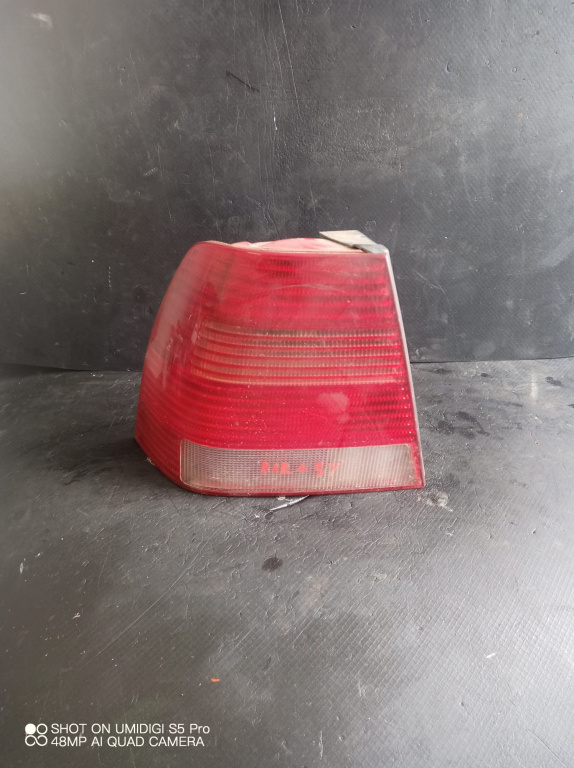 Lampa stop spate exterior stanga VOLKSWAGEN BORA BERLINA 1J2 2 - COD 1J5945095M