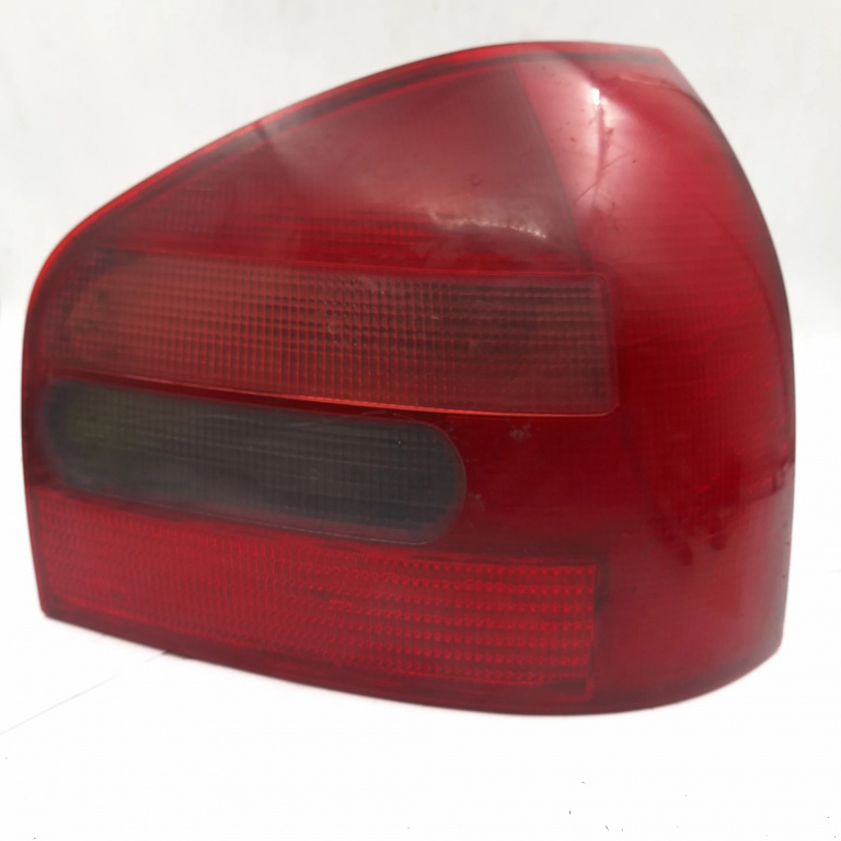 Lampa Stop Spate / Tripla Audi A3 (8L1) 1996-2003 Dreapta 8L0945096