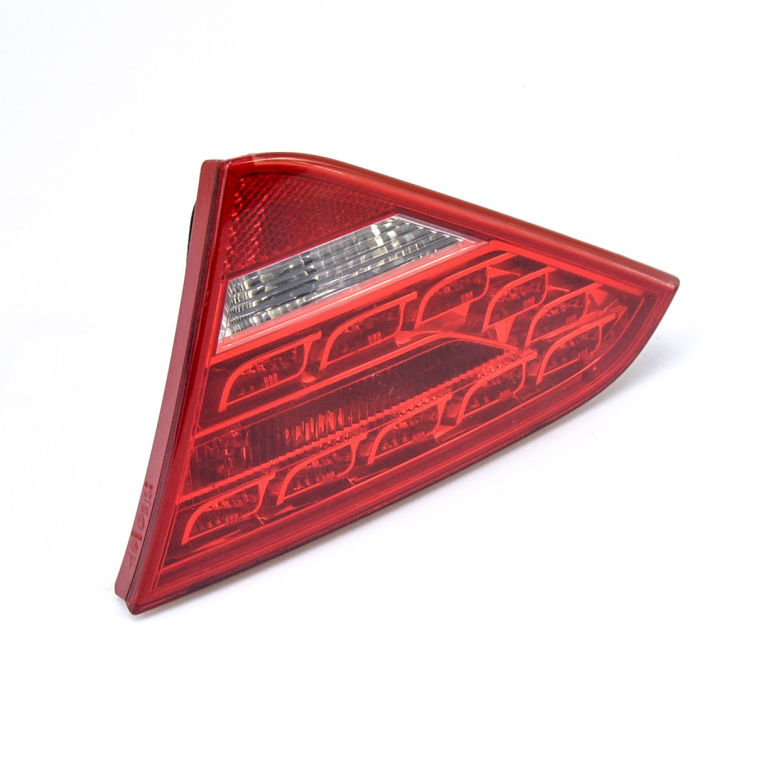 Lampa Stop Spate / Tripla Audi A5 (8T3, 8F7, 8Ta) 2007-2016 Haion Dreapta 8T0945094A