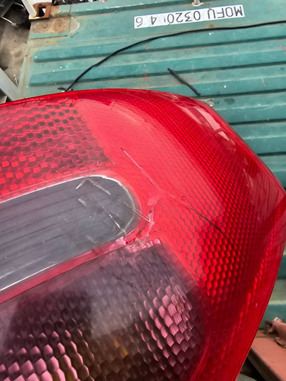 Lampa Stop Spate / Tripla Audi A6 (4B, C5) 1997-2005 Caroserie Stanga 4B5945095B, 4B5 945 095 B, 4B5 945 095 , 4B5945095