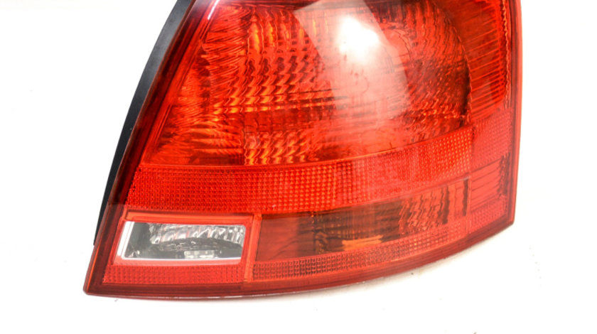 Lampa Stop Spate / Tripla Caroserie,dreapta Audi A4 B7 (8E) 2004 - 2008 2A01AR00, 2A 01 AR 00, R1S102, R1-S1 02, 11-B183B, 11B183B, AR002A01