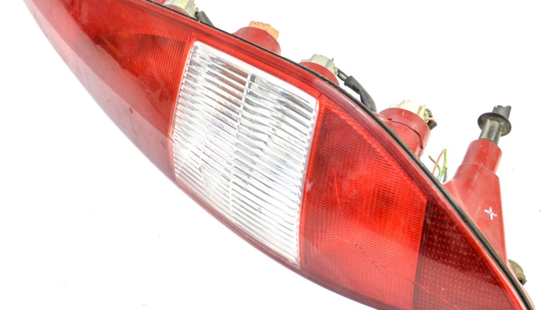 Lampa Stop Spate / Tripla Caroserie,dreapta Ford MONDEO Mk 3 2000 - 2007 1S7113404C, 1S71-13404-C, 1S71-13404, 1S7113404