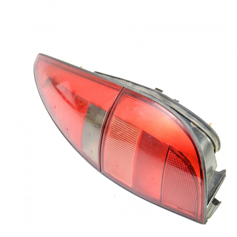 Lampa Stop Spate / Tripla Caroserie,dreapta Renault LAGUNA 1 1993 - 2001