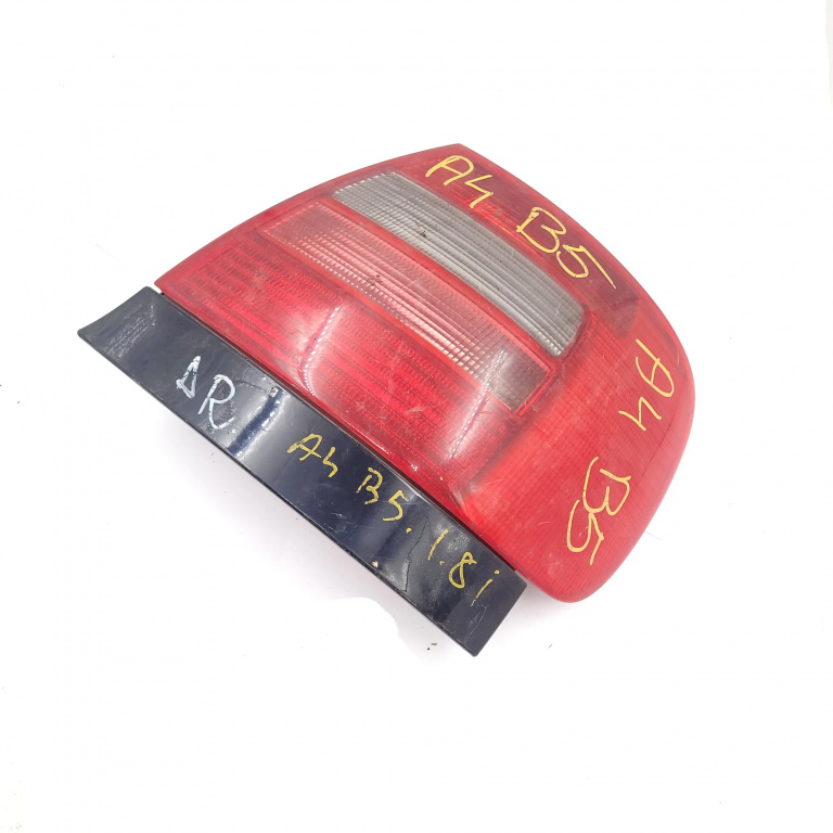 Lampa Stop Spate / Tripla Dreapta Audi A4 B5 (8D) 1994 - 2001