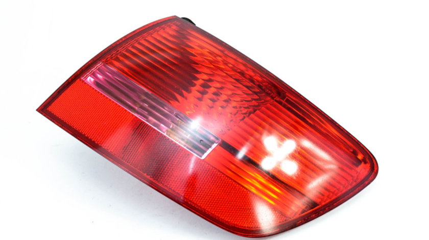 Lampa Stop Spate / Tripla Dreapta Audi A6 (4F, C6) 2004 - 2011 89036920, 89036915, 89037058