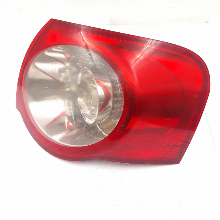 Lampa Stop Spate / Tripla Dreapta,caroserie VW PASSAT B6 2005 - 2010 3C9945096, 27458002, 3C9945095