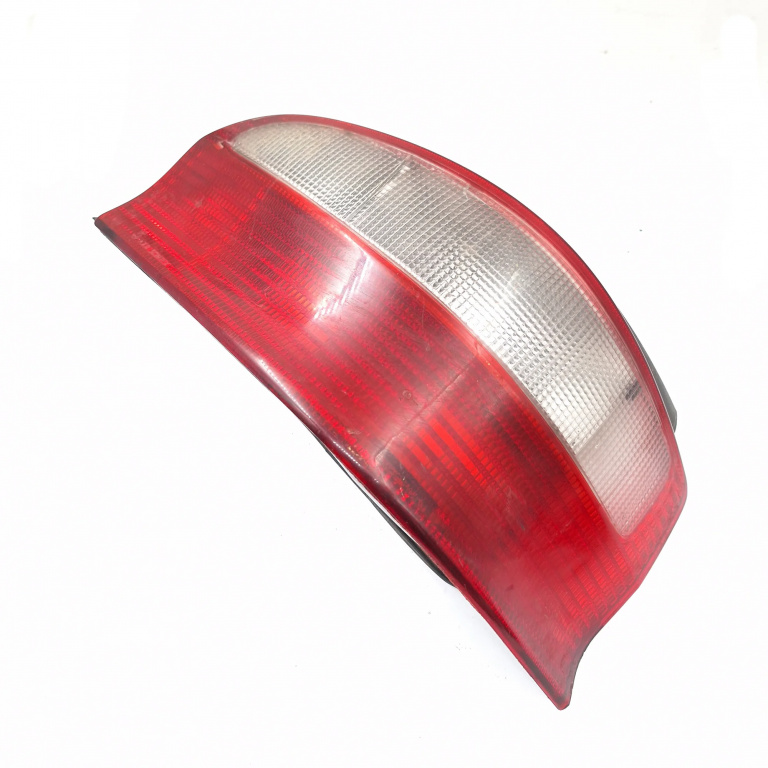 Lampa Stop Spate / Tripla Dreapta Citroen Saxo (S0, S1) 1996-2003 1.1 X,Sx Hdz (Tu1M) Benzina Caroserie E29027, Ar2A0001