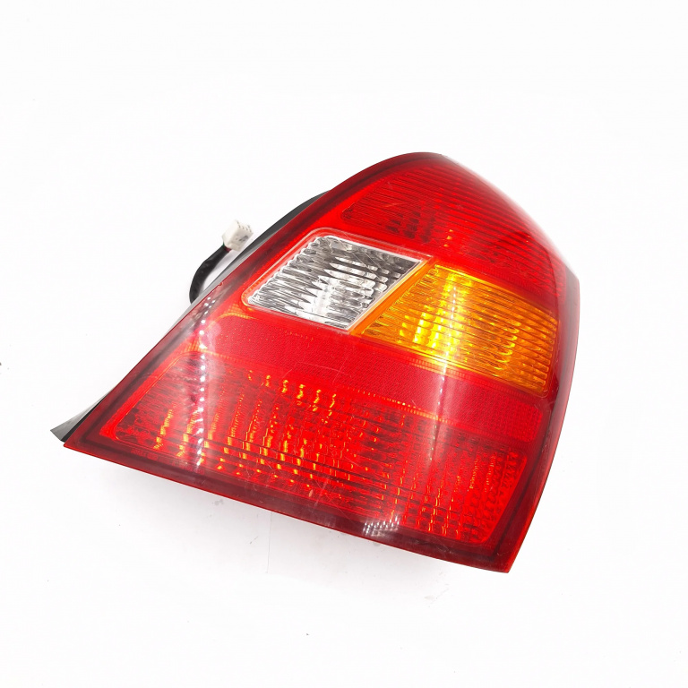 Lampa Stop Spate / Tripla Dreapta Hyundai Elantra (Xd) 2000-2006 924022D0, 9795E13