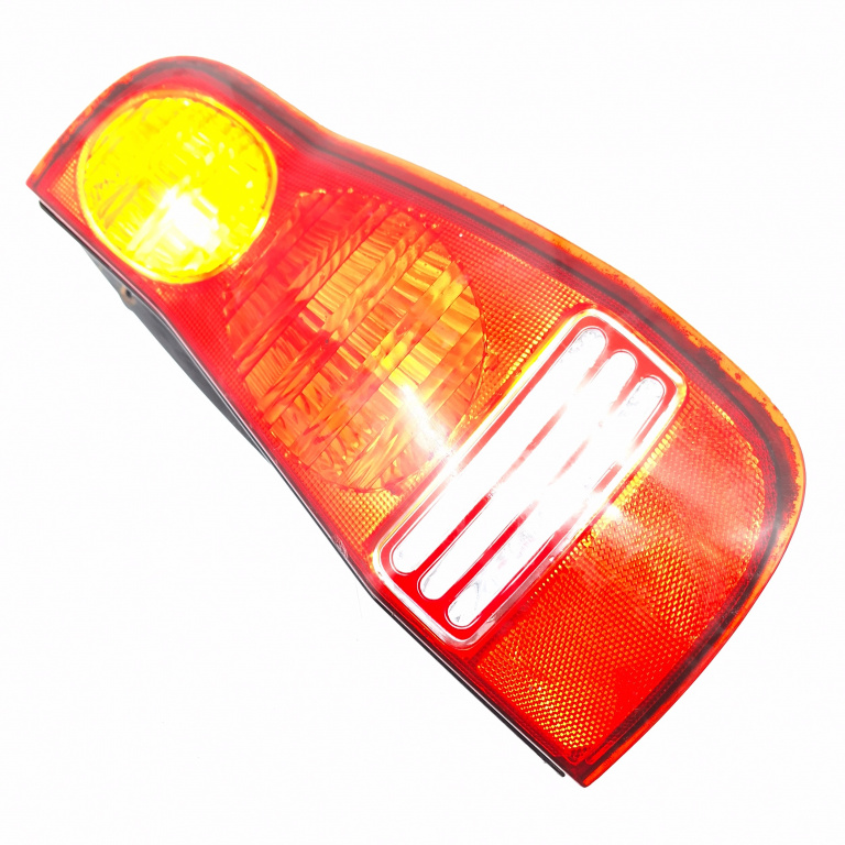 Lampa Stop Spate / Tripla Dreapta Hyundai Matrix (Fc) 2001-2010 Caroserie