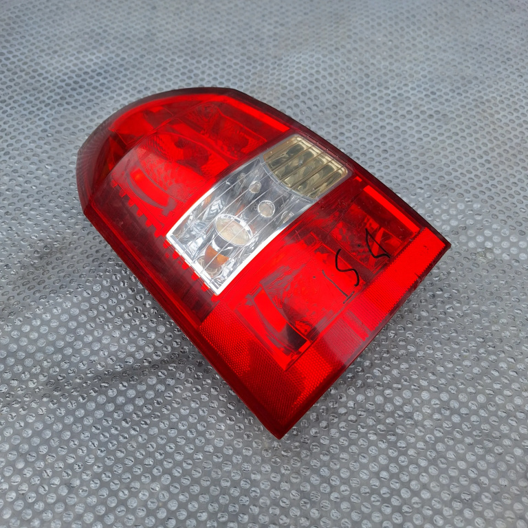 Lampa Stop Spate / Tripla Dreapta Hyundai Tucson (Jm) 2004-2010 2.0 Crdi D4Ea Motorina