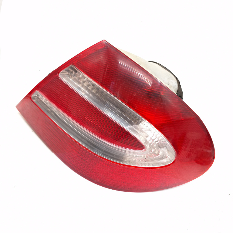 Lampa Stop Spate / Tripla Dreapta Mercedes-Benz Clk W209 2002-2009 Caroserie A2098200264, A 209 820 02 64, 2098200264, 15466200, 154 662-00 Hella