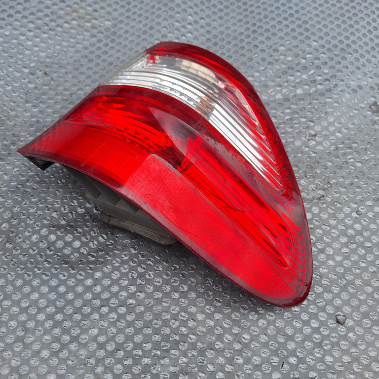 Lampa Stop Spate / Tripla Dreapta Mercedes-Benz E-Class (W211) 2002-2009 E 320 Cdi (211.026) Om 648.961 Motorina A2118201264