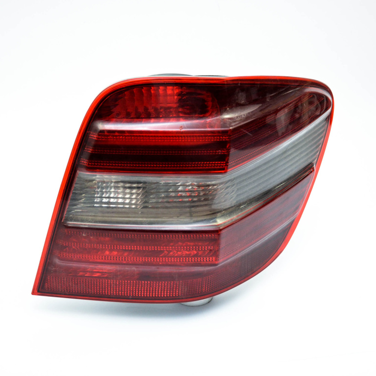 Lampa Stop Spate / Tripla Dreapta Mercedes-Benz Ml / M-Class (W164) 2005-2011 Ml 320 Cdi 4-Matic (164.122) Om 642.940 Motorina Caroserie A1648202264, A1648204064, A1649061200