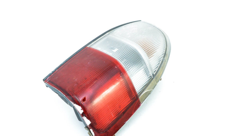 Lampa Stop Spate / Tripla Dreapta Mitsubishi L 200 (K7T, K6T) 1996 - 2007 Motorina 043-1646, 0431646, P1588