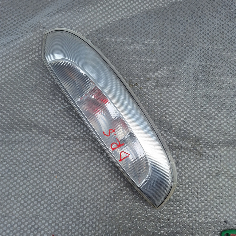 Lampa Stop Spate / Tripla Dreapta Opel Corsa C 2000-2006 1.2 Z 12 Xep Benzina 13227127, 89070105