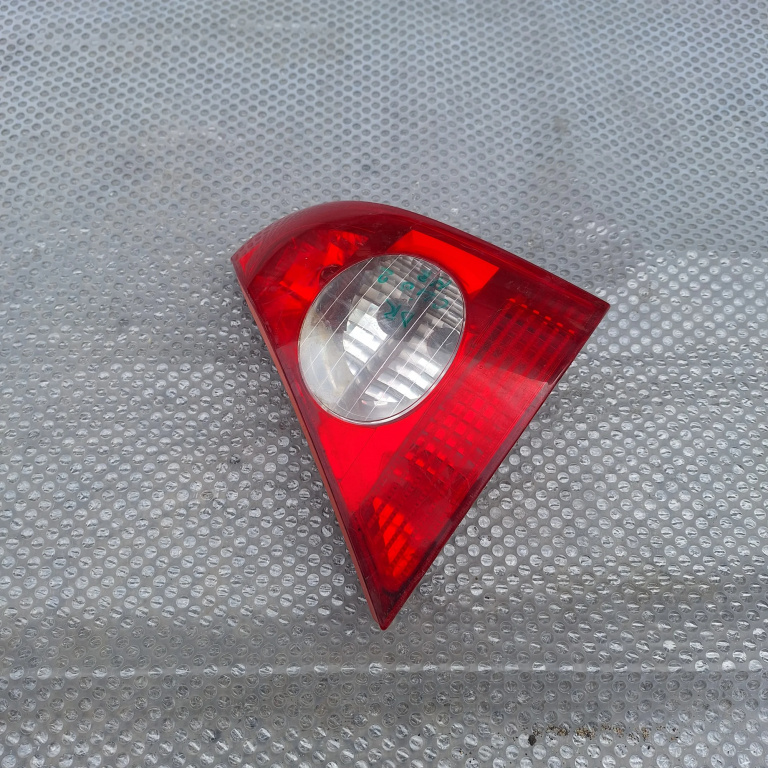 Lampa Stop Spate / Tripla Dreapta Renault Clio 2 / Symbol 1 1998-2008 8200071414, X65Ph2Ren Valeo