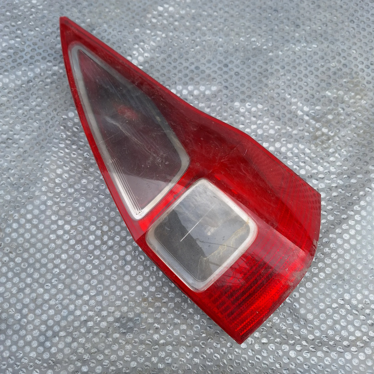 Lampa Stop Spate / Tripla Dreapta Renault Megane 2 2002-2010 8200417351, 2Vp98200602 Hella