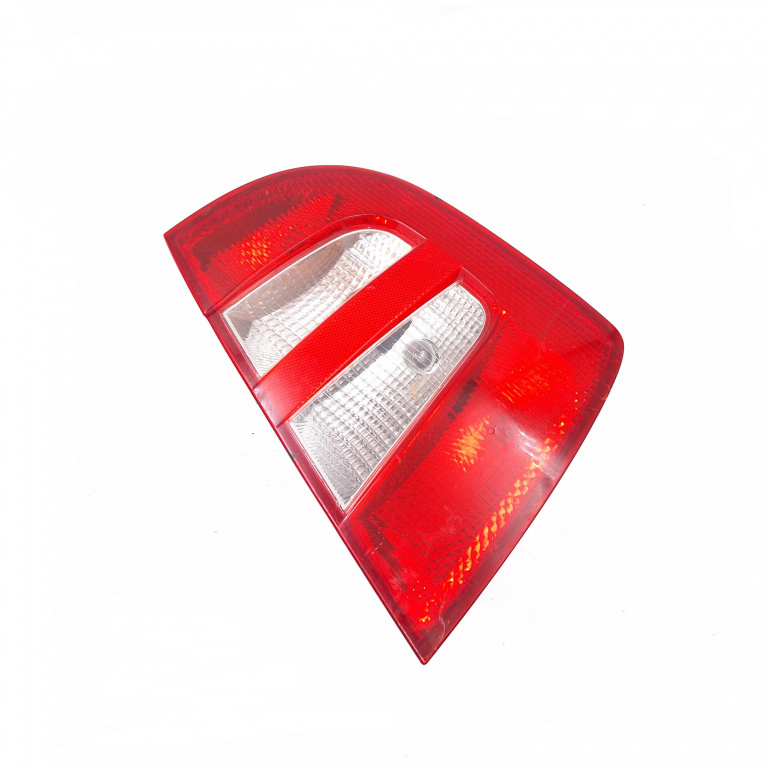 Lampa Stop Spate / Tripla Dreapta Skoda Fabia 1 1999-2007 1.4 Ame Benzina 6Y6945096B, 6Y6945112B, Xu3X13404Ab, Tk19986