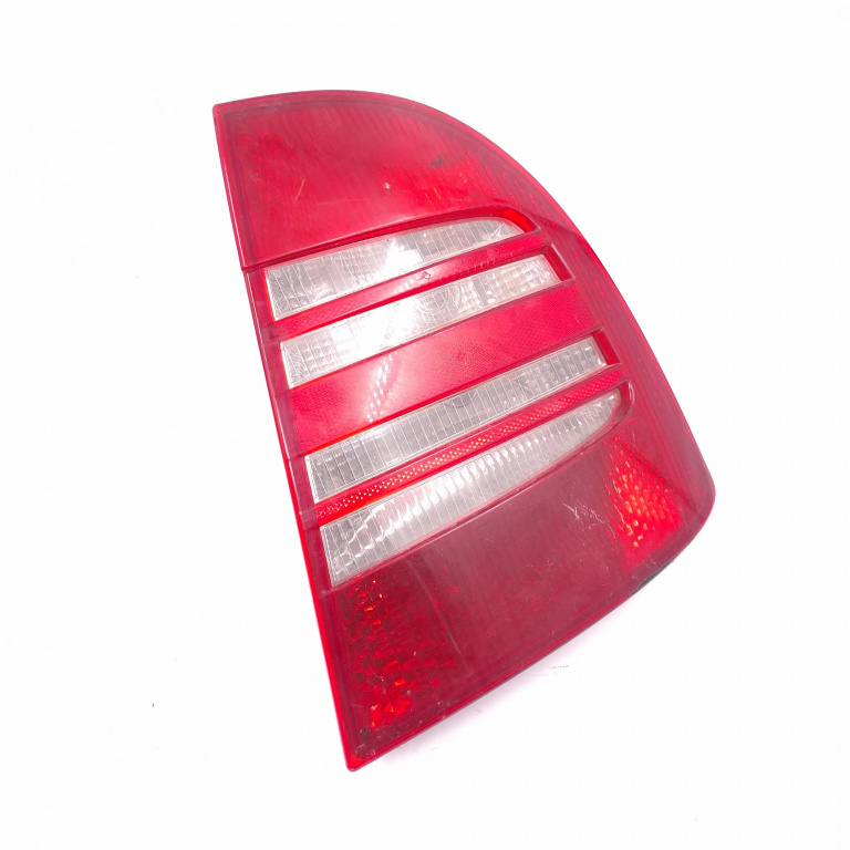 Lampa Stop Spate / Tripla Dreapta Skoda SUPERB 1 (3U) 2001 - 2008 Motorina 3U5945096, 3U5945112