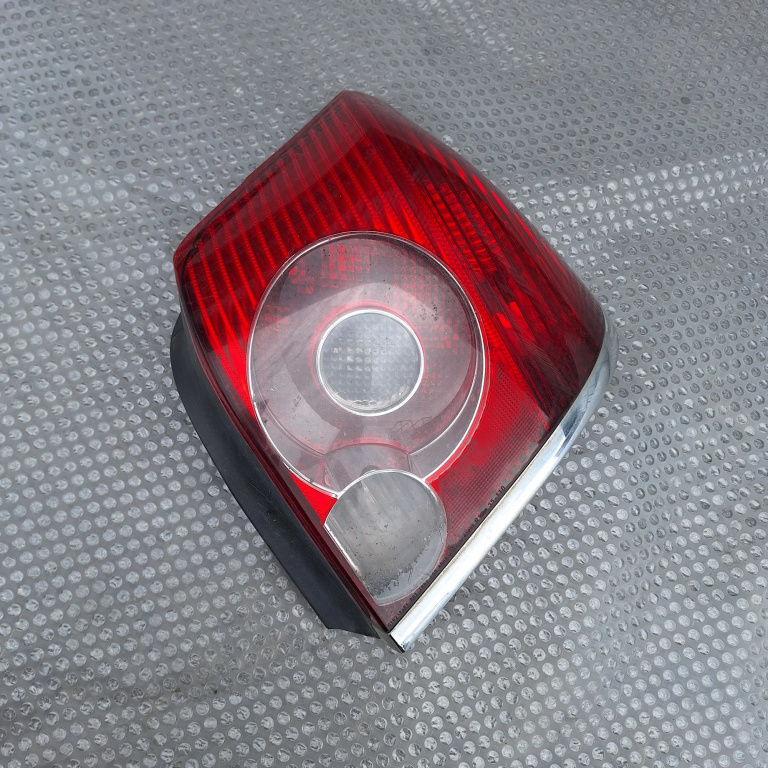 Lampa Stop Spate / Tripla Dreapta Toyota Avensis (T25) 2003-2008