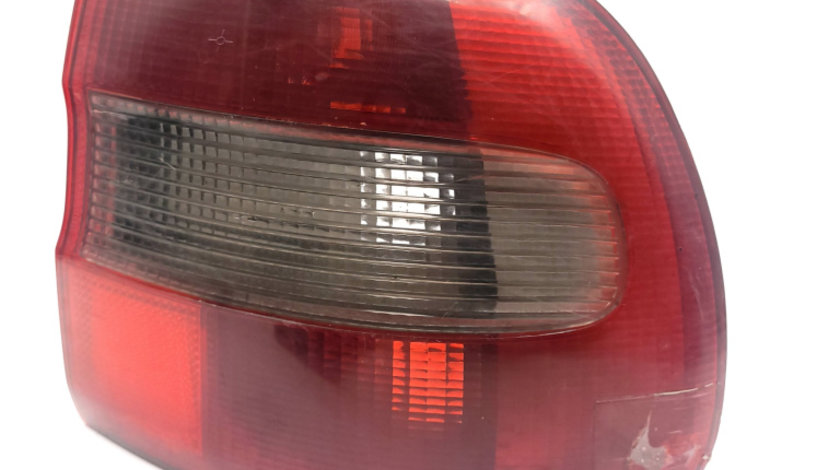 Lampa Stop Spate / Tripla Dreapta Volvo V40 Combi 1995 - 2004 Motorina