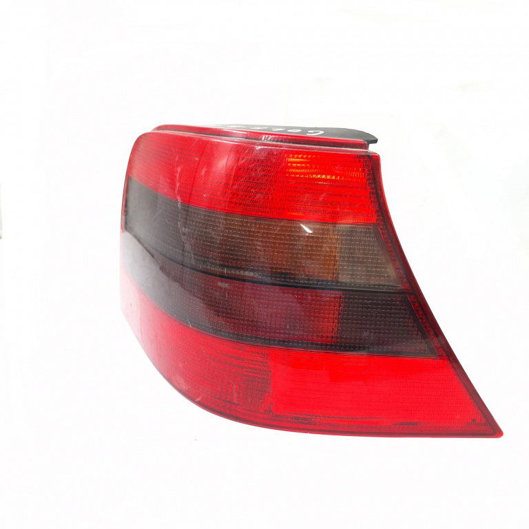 Lampa Stop Spate / Tripla Dreapta Vw Golf 4 1997-2004 1J6945112T, 69918380 Valeo