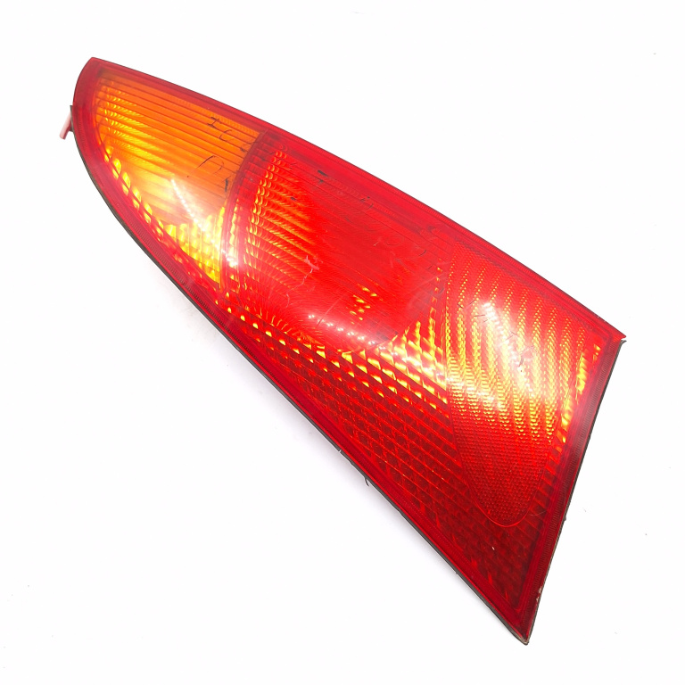Lampa Stop Spate / Tripla Ford Focus Mk 1 1998-2004 Dreapta 1M5113404Al, 1M51-13404-Al, Cw170R, 35D00Ru, 35D00R-U
