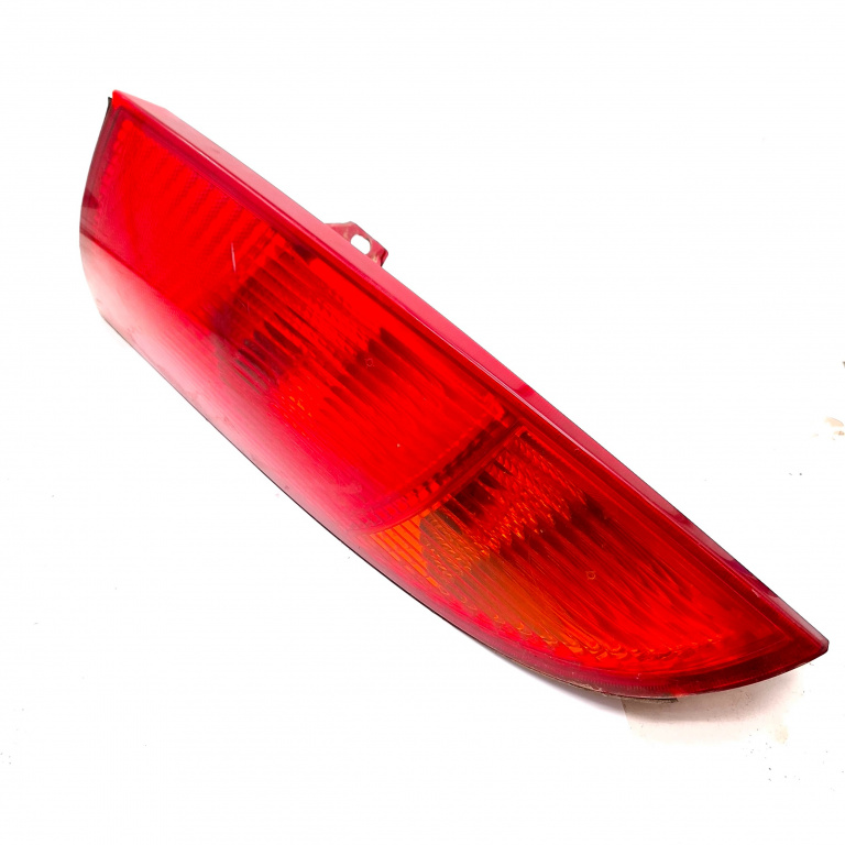 Lampa Stop Spate / Tripla Ford Focus Mk 1 1998-2004 Stanga