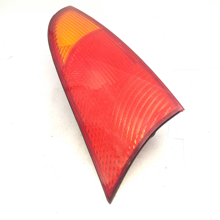 Lampa Stop Spate / Tripla Ford Focus Mk 1 1998-2004 Stanga 1M5113404Ad, 1M51-13404-Ad, Cw170R, 35D00Ru, 1M5113404Ac, 1M51-13404-Ac, 0374D