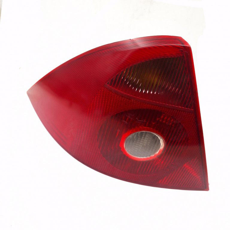 Lampa Stop Spate / Tripla Ford Mondeo Mk 3 2000-2007 Caroserie Stanga 3S7113405A, 3S71-13405-A, 0371D