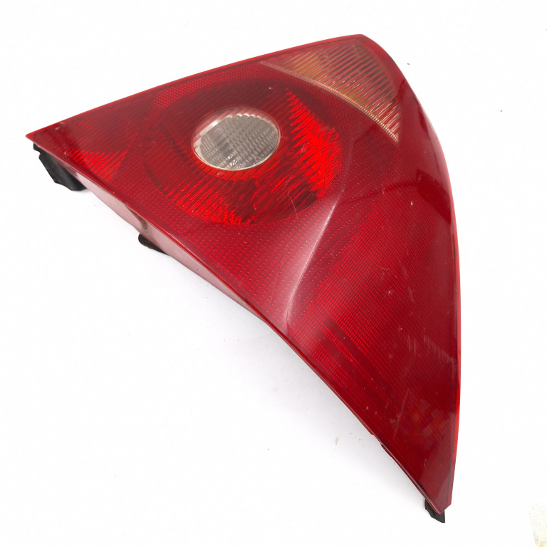 Lampa Stop Spate / Tripla Ford Mondeo Mk 3 2000-2007 Dreapta 6S7113404A, 6S71-13404-A, 0374D Visteon