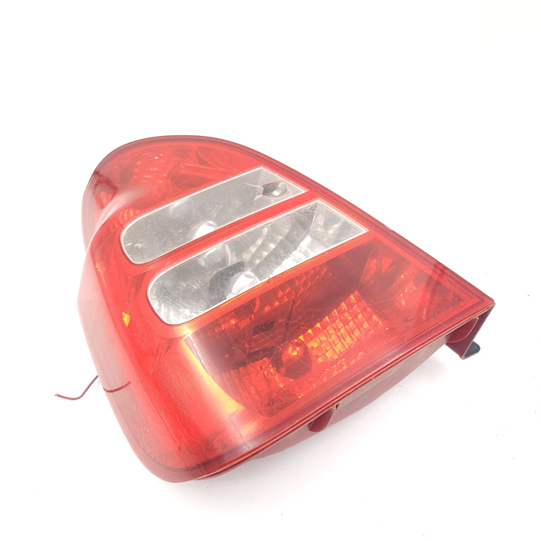 Lampa Stop Spate / Tripla Hyundai Terracan (Hp) 2001-2007 2.9 Crdi 4Wd J3 Motorina Stanga