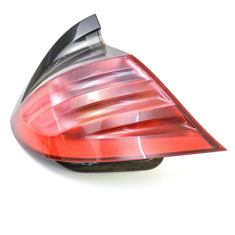 Lampa Stop Spate / Tripla Mercedes-Benz C-Class (W203) 2000-2007 Caroserie Dreapta A2038200264, A 203 820 02 64, 203 820 02 64, 2038200264, 15163100, 151 631-00