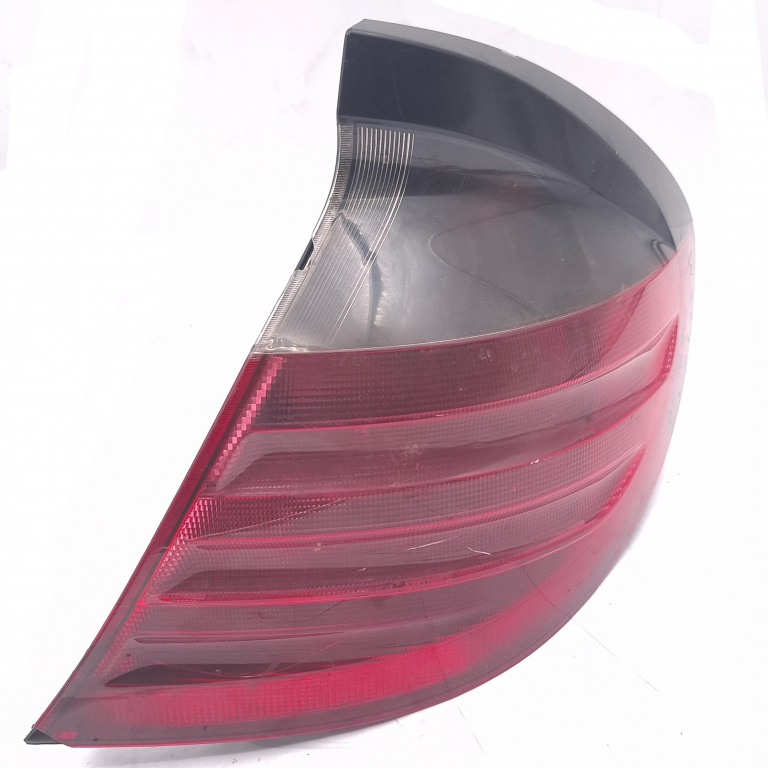 Lampa Stop Spate / Tripla Mercedes-Benz C-Class (W203) 2000-2007 Dreapta A2038200664, A 203 820 06 64, 2038200664