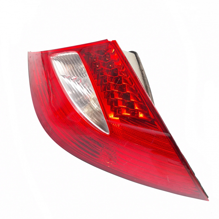 Lampa Stop Spate / Tripla Mercedes-Benz Cls (C219) 2004-2010 Cls 320 Cdi (219.322) Om 642.920 Motorina Caroserie Dreapta A2198200264, 427002, 427122R, 427182R, 427102R Schefenacker
