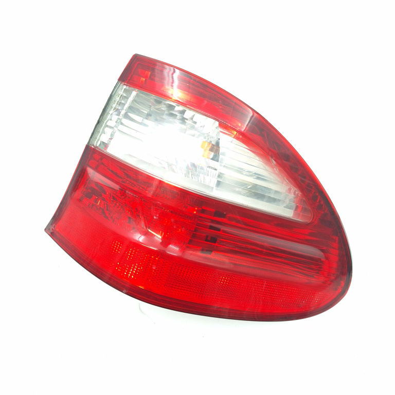 Lampa Stop Spate / Tripla Mercedes-Benz E-Class (W211) 2002-2009 E 270 Cdi (211.016) Om 647.961 Motorina Dreapta A2118201664, A211 820 16 64, A 211 820 16 64, 211 820 16 64, 2118201664, A2118200811, 2118200811