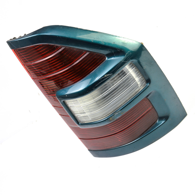 Lampa Stop Spate / Tripla Mitsubishi Pajero 3 (V60) 1999-2007 Caroserie Dreapta R1726R