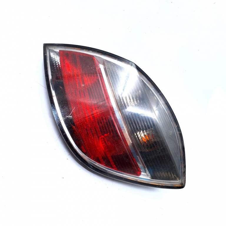 Lampa Stop Spate / Tripla Opel Astra H 2004-2012 Dreapta 13222325, 495056087, 7Hl13440A, Vp7Hlx13404A