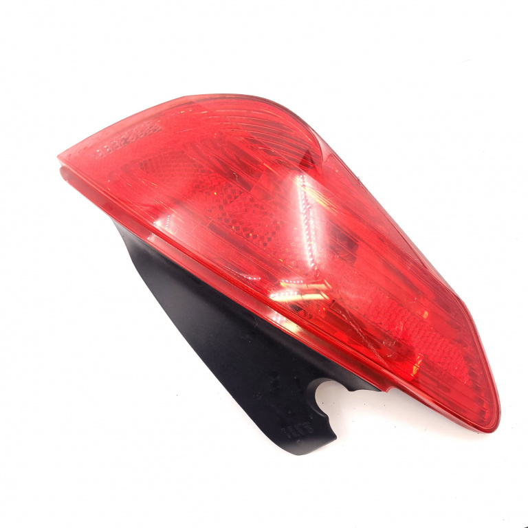 Lampa Stop Spate / Tripla Peugeot 308 (4A, 4C) 2007-2013 Caroserie Stanga 9680425980, 12332001, 1233200-1, 2589G